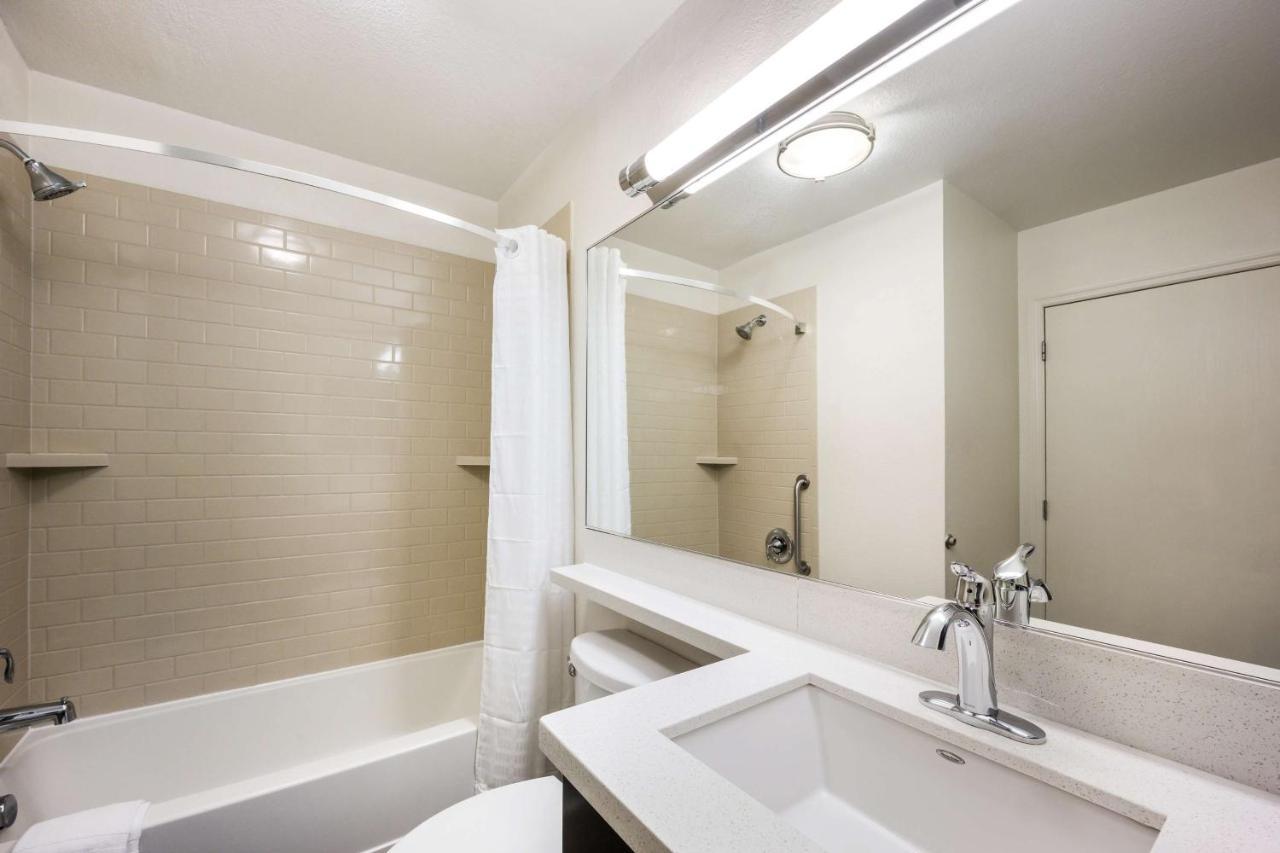 Hotel Sonesta Simply Columbus Airport 3*